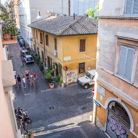 Spacious With Sunny Terrace Near Vatican 로마
